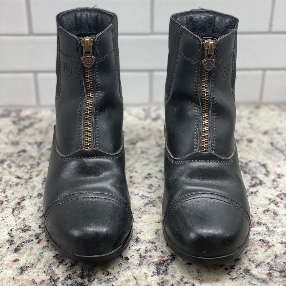 Kids Ariat Paddock Boots, size 3(big kids)